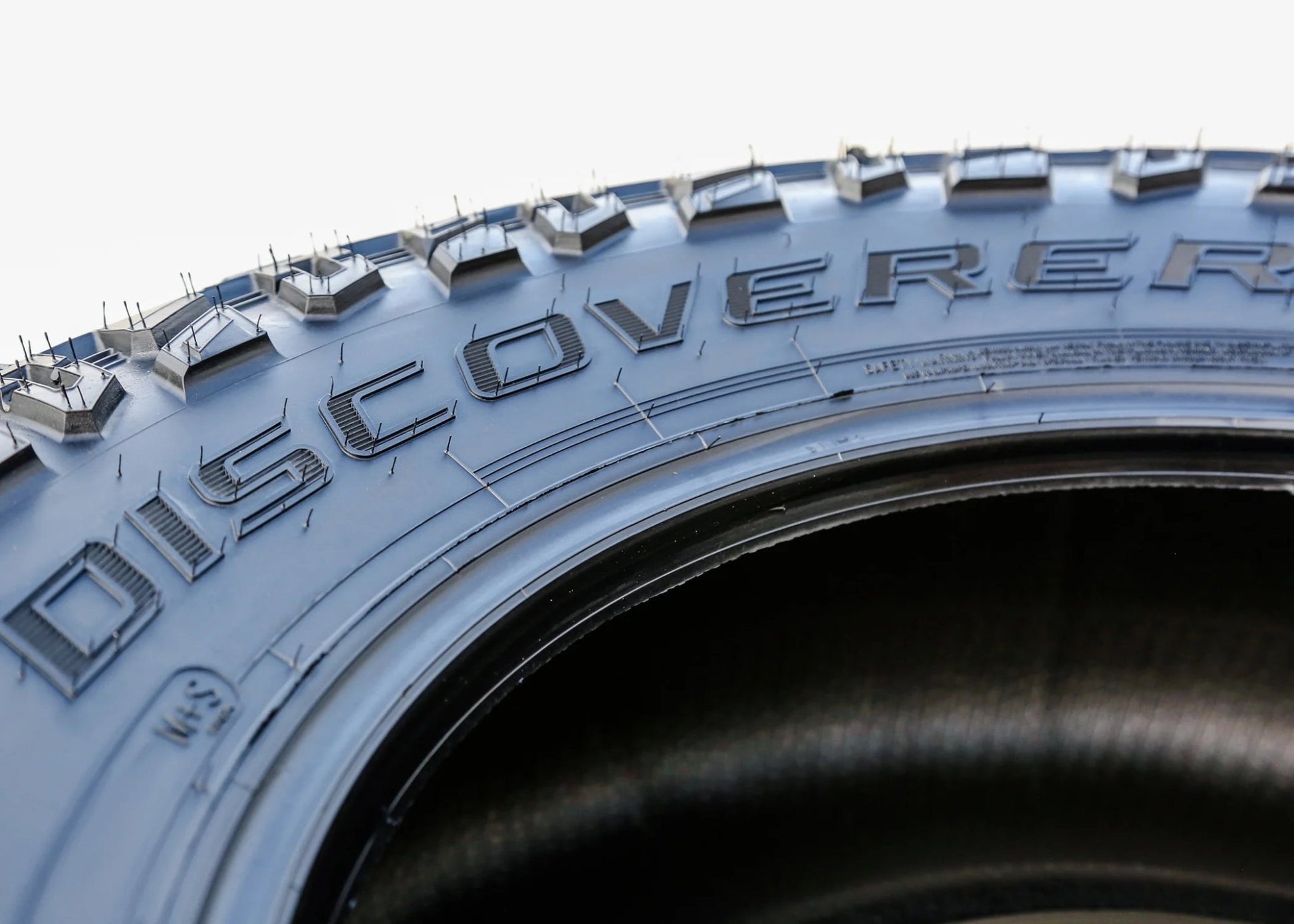 A pair of 2 (two) models of STT professional LT 35X12.50R20 121Q E (10 layers) off - road tires (MT/M/T type off - road tires)QuantumX Chargers
