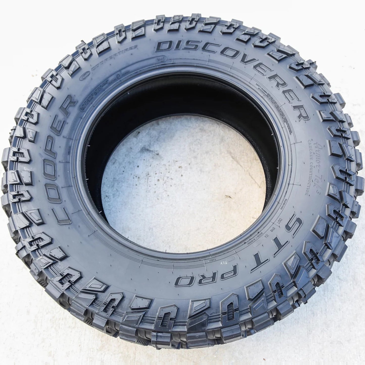 A pair of 2 (two) models of STT professional LT 35X12.50R20 121Q E (10 layers) off - road tires (MT/M/T type off - road tires)QuantumX Chargers