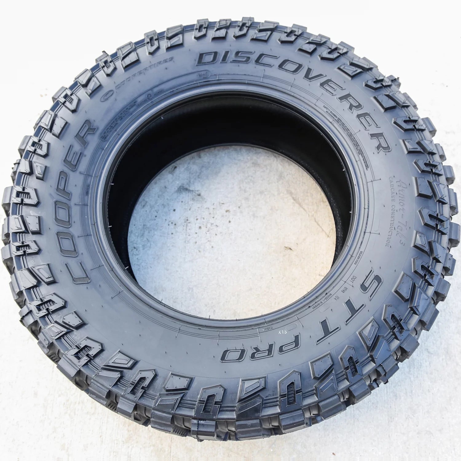 A pair of 2 (two) models of STT professional LT 35X12.50R20 121Q E (10 layers) off - road tires (MT/M/T type off - road tires)QuantumX Chargers