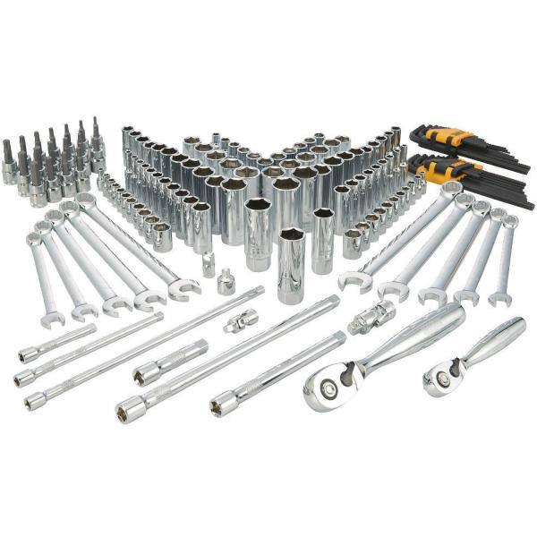 Mechanics Tool Set (156 - Piece)QuantumX Chargers