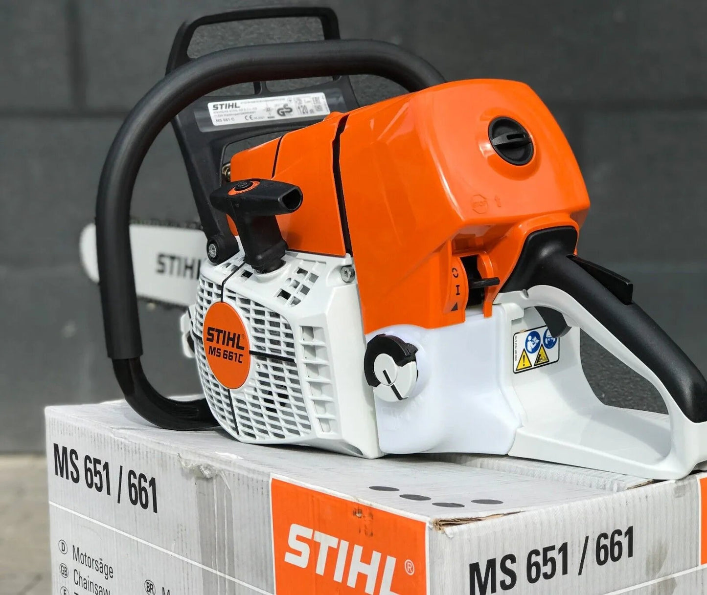 MS 661 C - M 32 Professional ChainsawQuantumX Chargers