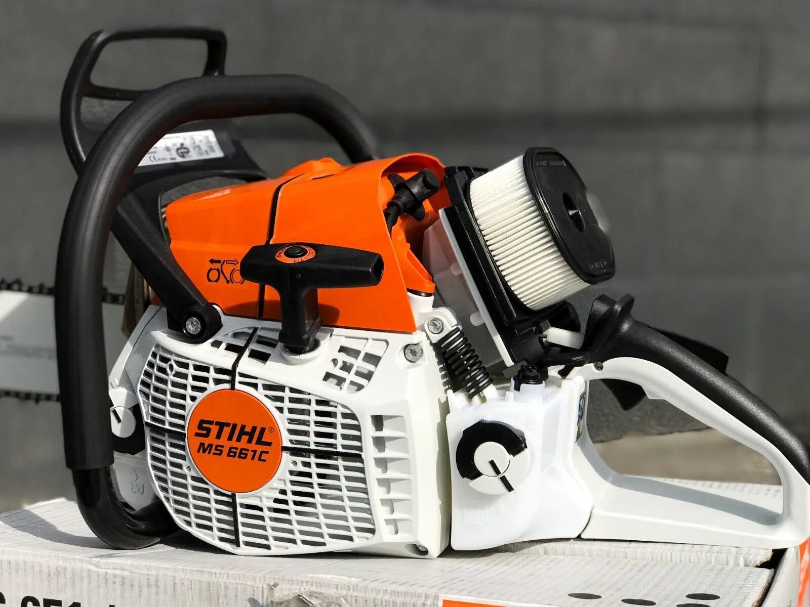 MS 661 C - M 32 Professional ChainsawQuantumX Chargers