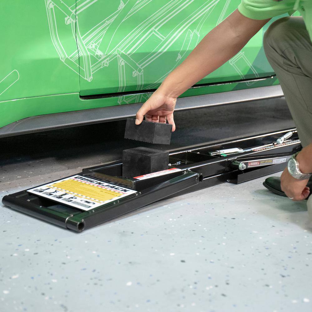 Portable Car Lift for Trucks & SUVs, 7000 lbs CapacityQuantumX Chargers