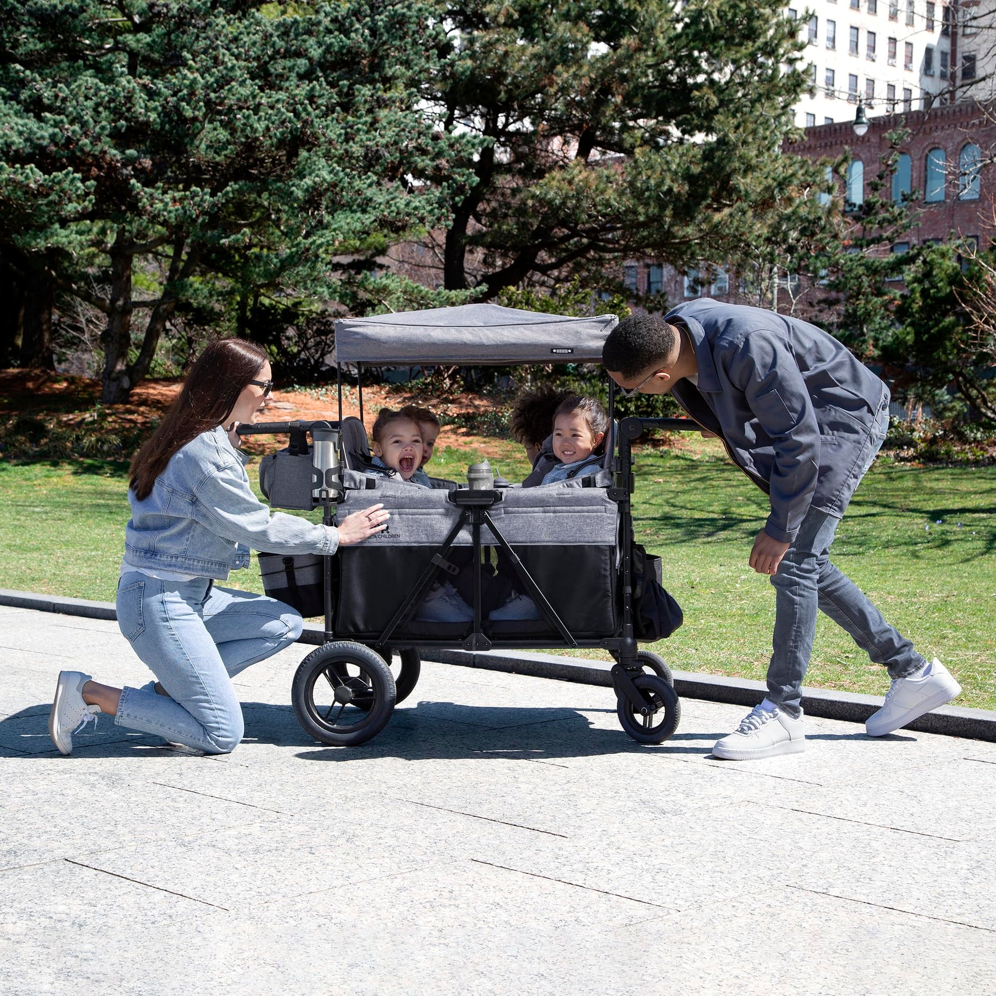 Wrangler Deluxe 4 Seater Stroller WagonQuantumX Chargers